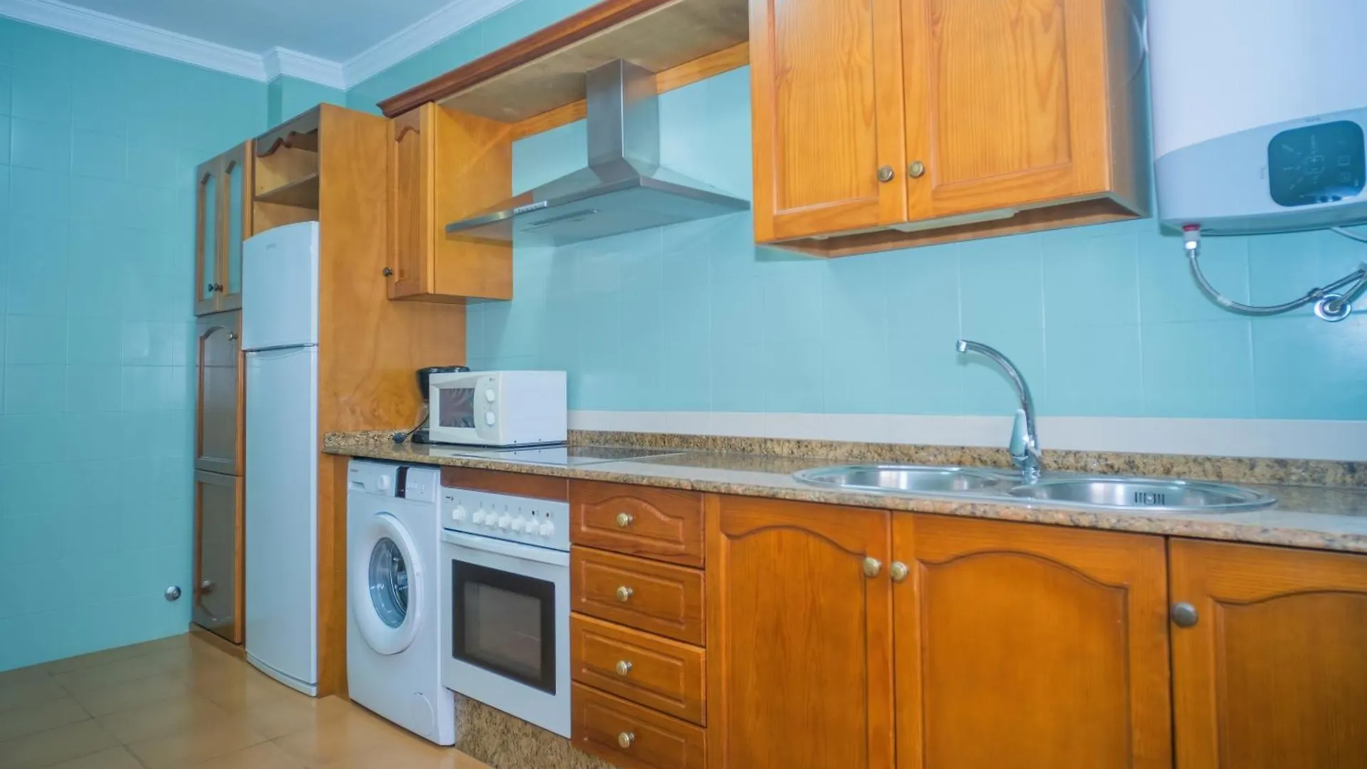 Apartamento Centrico En Conil Con Balcon Privado, Aire Acondicionado Y Garaje Para Familia Conil De La Frontera