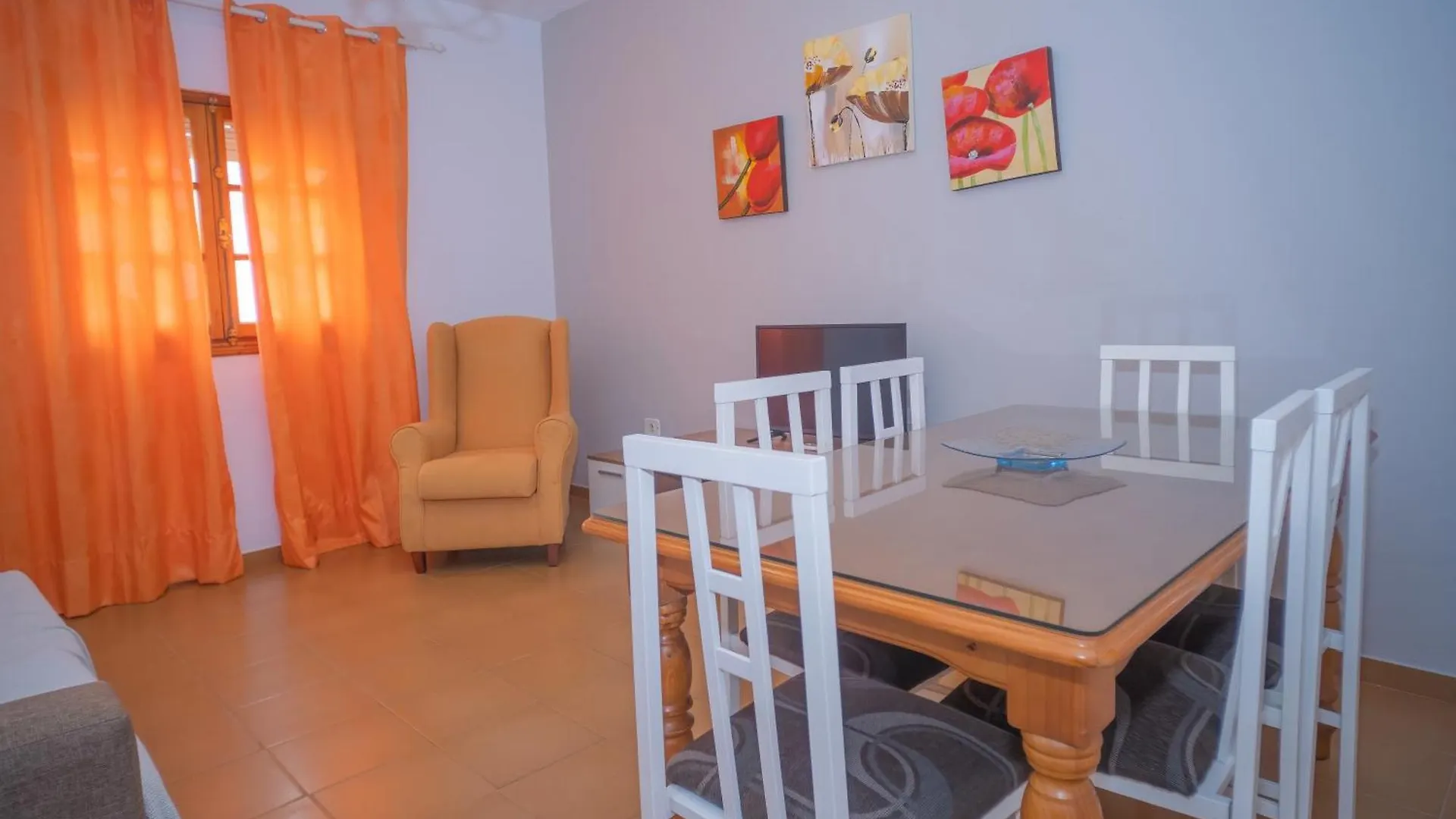 Apartamento Centrico En Conil Con Balcon Privado, Aire Acondicionado Y Garaje Para Familia Conil De La Frontera 0*,
