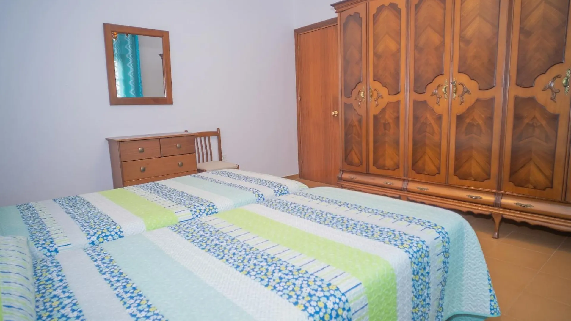 Apartamento Centrico En Conil Con Balcon Privado, Aire Acondicionado Y Garaje Para Familia Conil De La Frontera Apartment