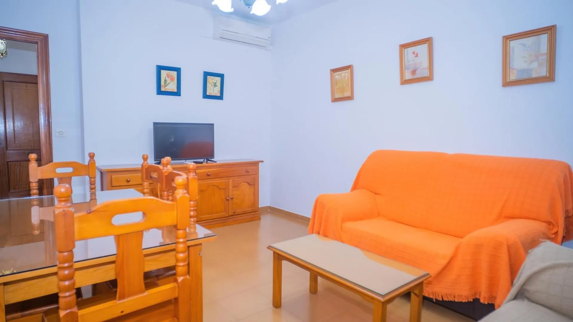 Apartamento Centrico En Conil Con Balcon Privado, Aire Acondicionado Y Garaje Para Familia Conil De La Frontera Apartment