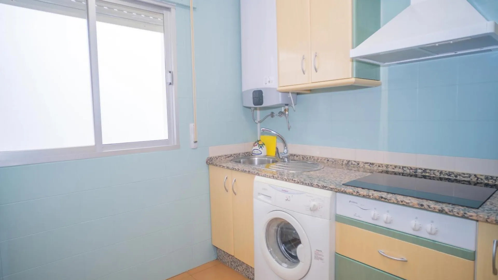 Apartamento Centrico En Conil Con Balcon Privado, Aire Acondicionado Y Garaje Para Familia Conil De La Frontera Apartment