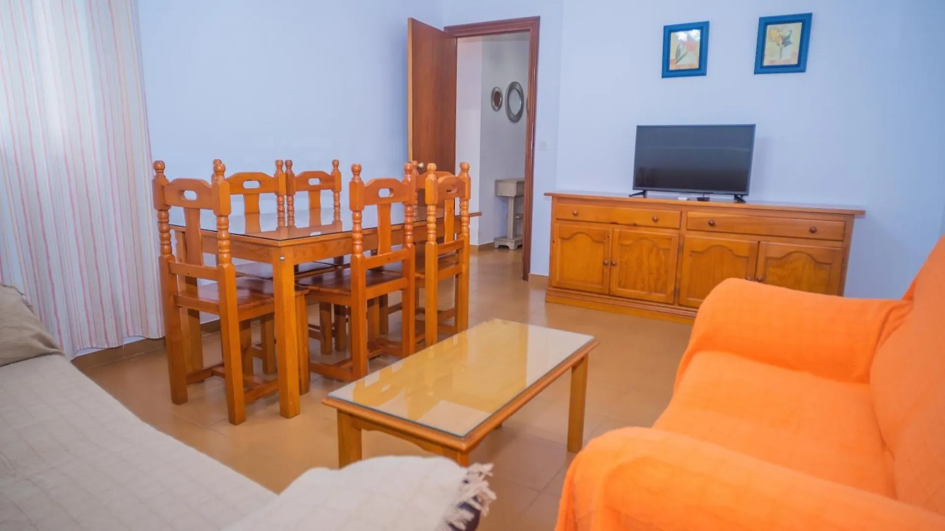 Apartamento Centrico En Conil Con Balcon Privado, Aire Acondicionado Y Garaje Para Familia Conil De La Frontera 0*,